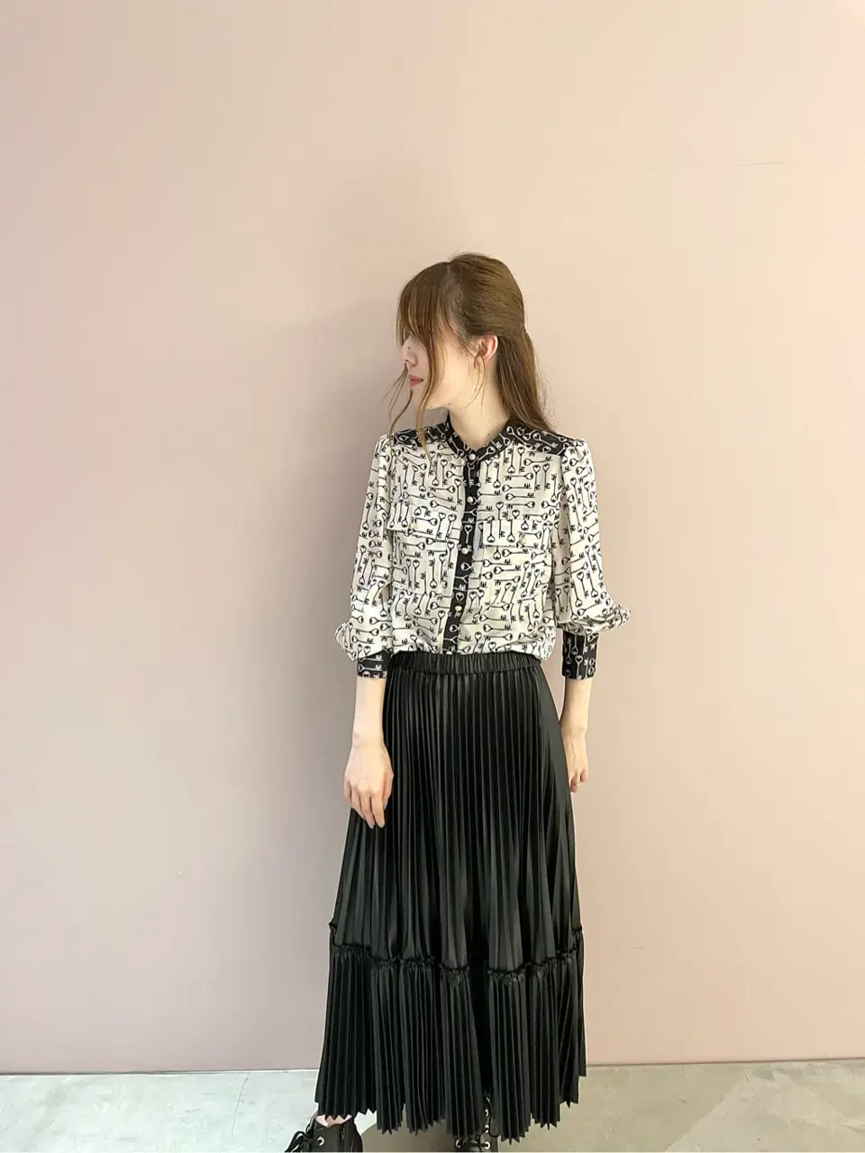 ORIGINATED IN GRACE CONTINENTAL Sengoku コーディネート画像