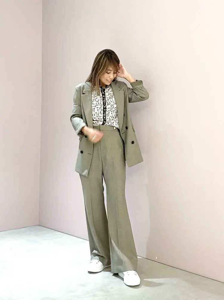 ORIGINATED IN GRACE CONTINENTAL yukimi yonee コーディネート画像