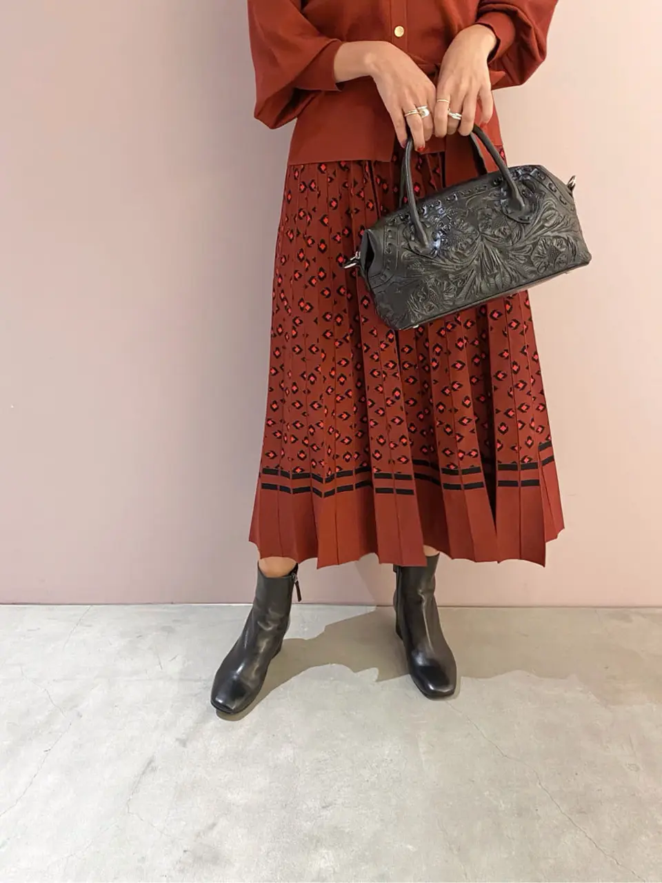 ORIGINATED IN GRACE CONTINENTAL yukimi yonee コーディネート画像