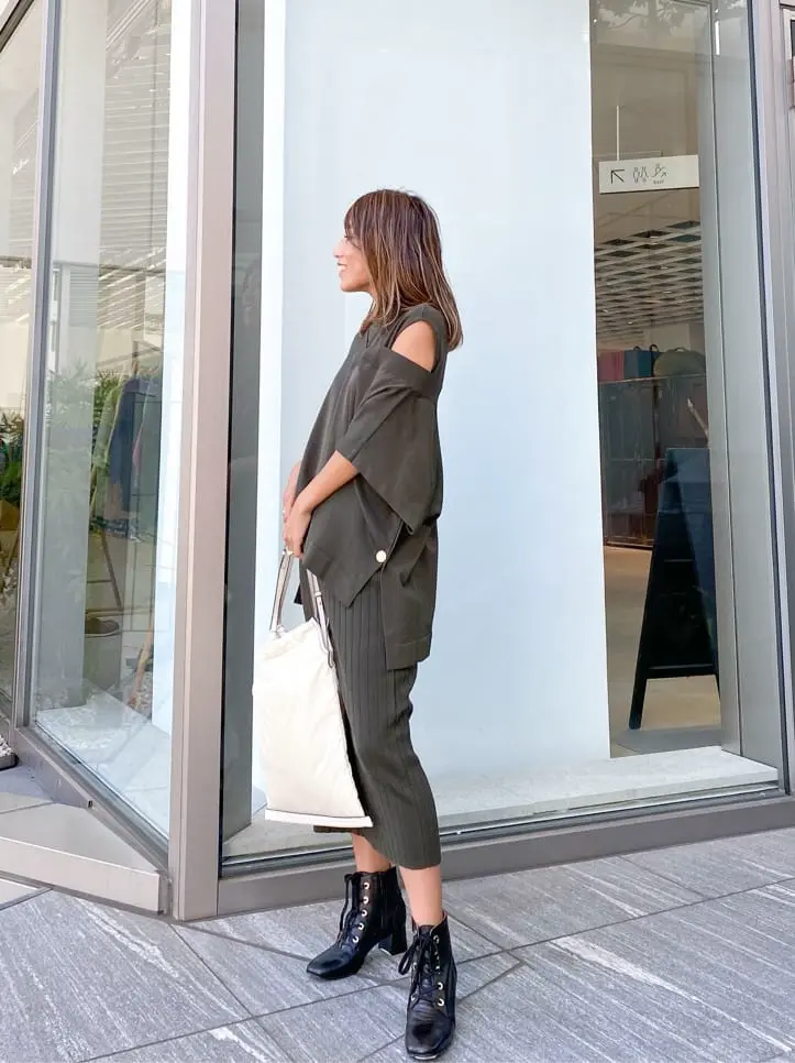 ORIGINATED IN GRACE CONTINENTAL yukimi yonee コーディネート画像