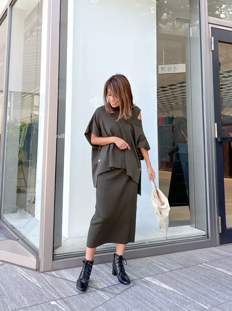 ORIGINATED IN GRACE CONTINENTAL yukimi yonee コーディネート画像