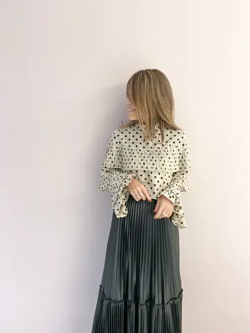 ORIGINATED IN GRACE CONTINENTAL yukimi yonee コーディネート画像