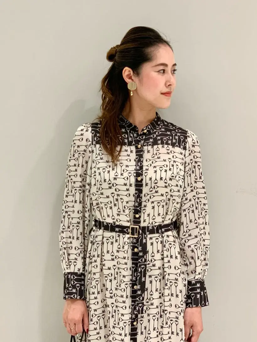 ORIGINATED IN GRACE CONTINENTAL 小笠原　春菜 コーディネート画像