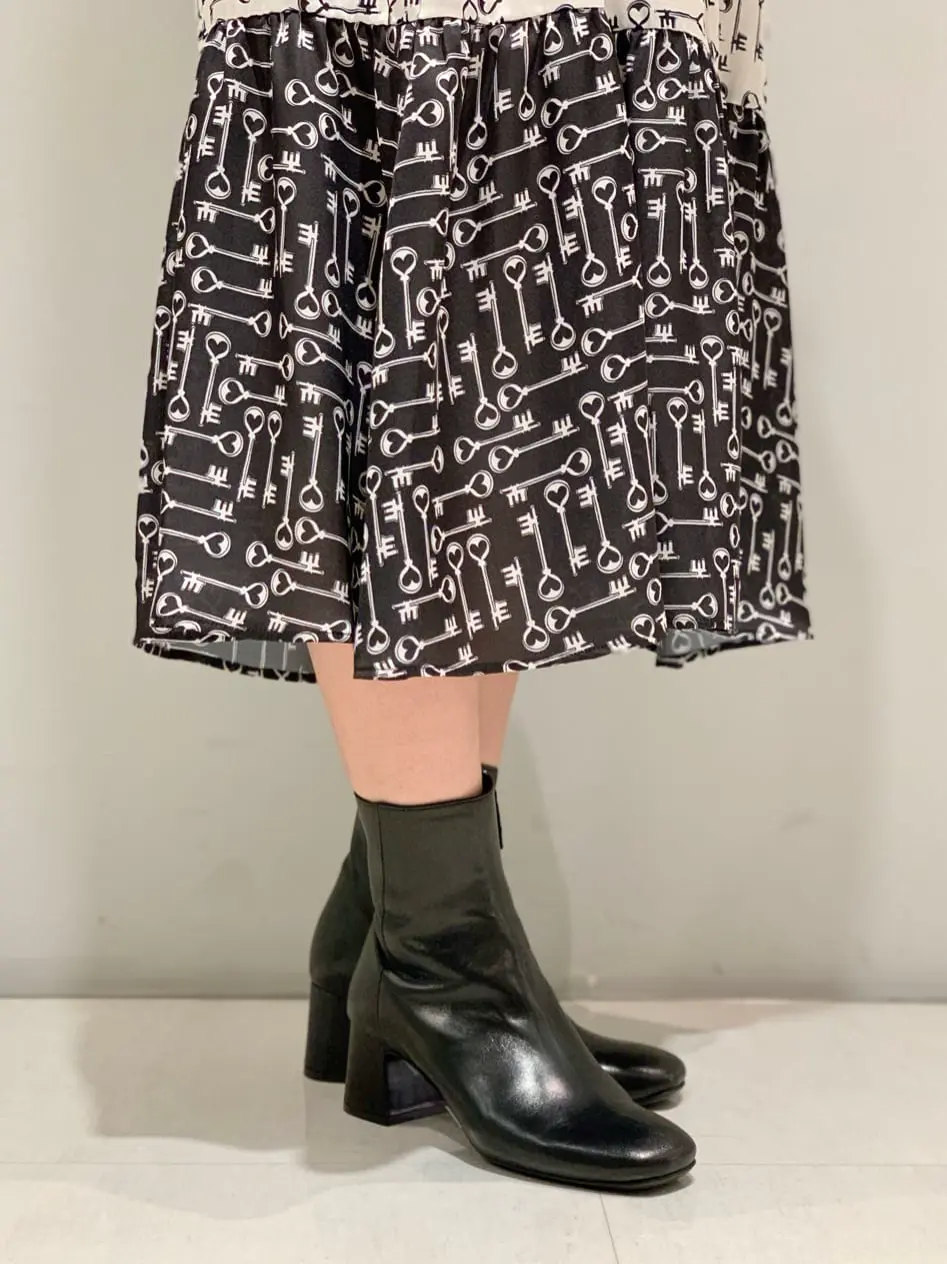 ORIGINATED IN GRACE CONTINENTAL 小笠原　春菜 コーディネート画像