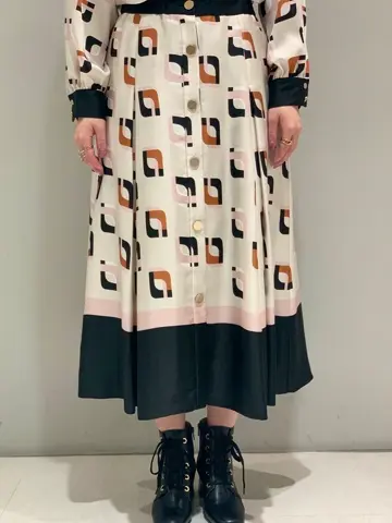 ORIGINATED IN GRACE CONTINENTAL saki コーディネート画像