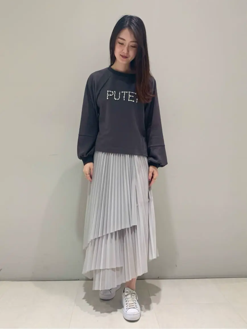  saki コーディネート画像