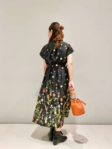 ORIGINATED IN GRACE CONTINENTAL 小笠原　春菜 コーディネート画像