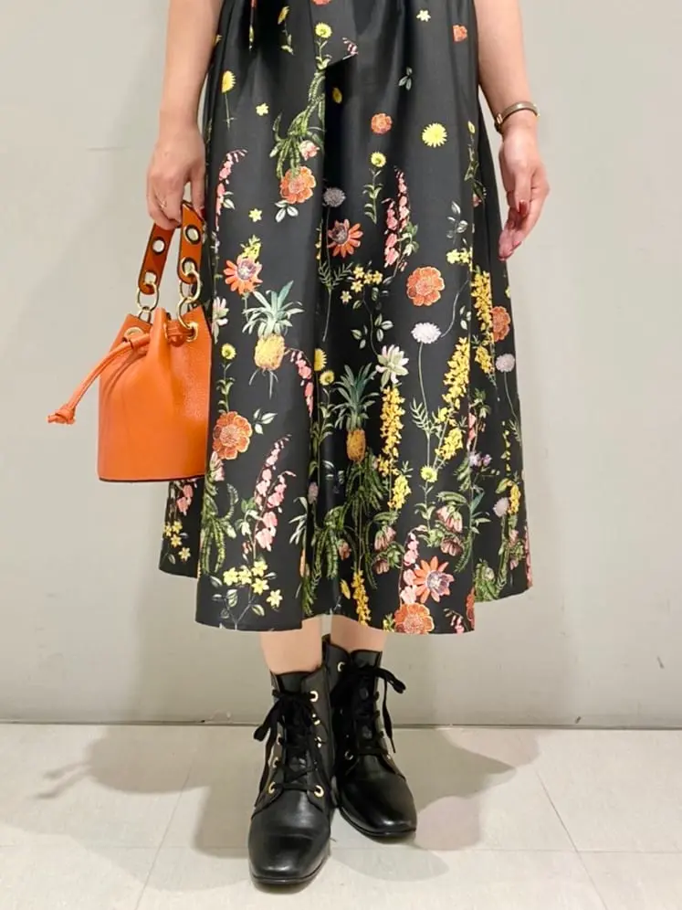 ORIGINATED IN GRACE CONTINENTAL 小笠原　春菜 コーディネート画像