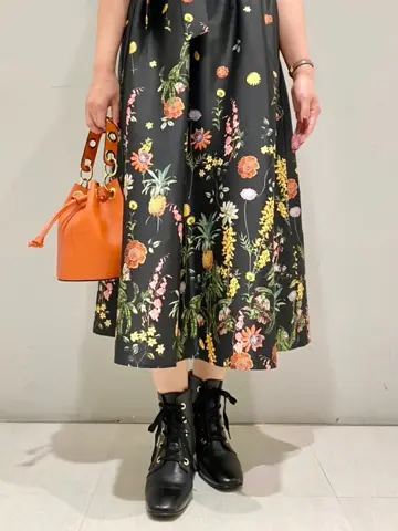 ORIGINATED IN GRACE CONTINENTAL 小笠原　春菜 コーディネート画像