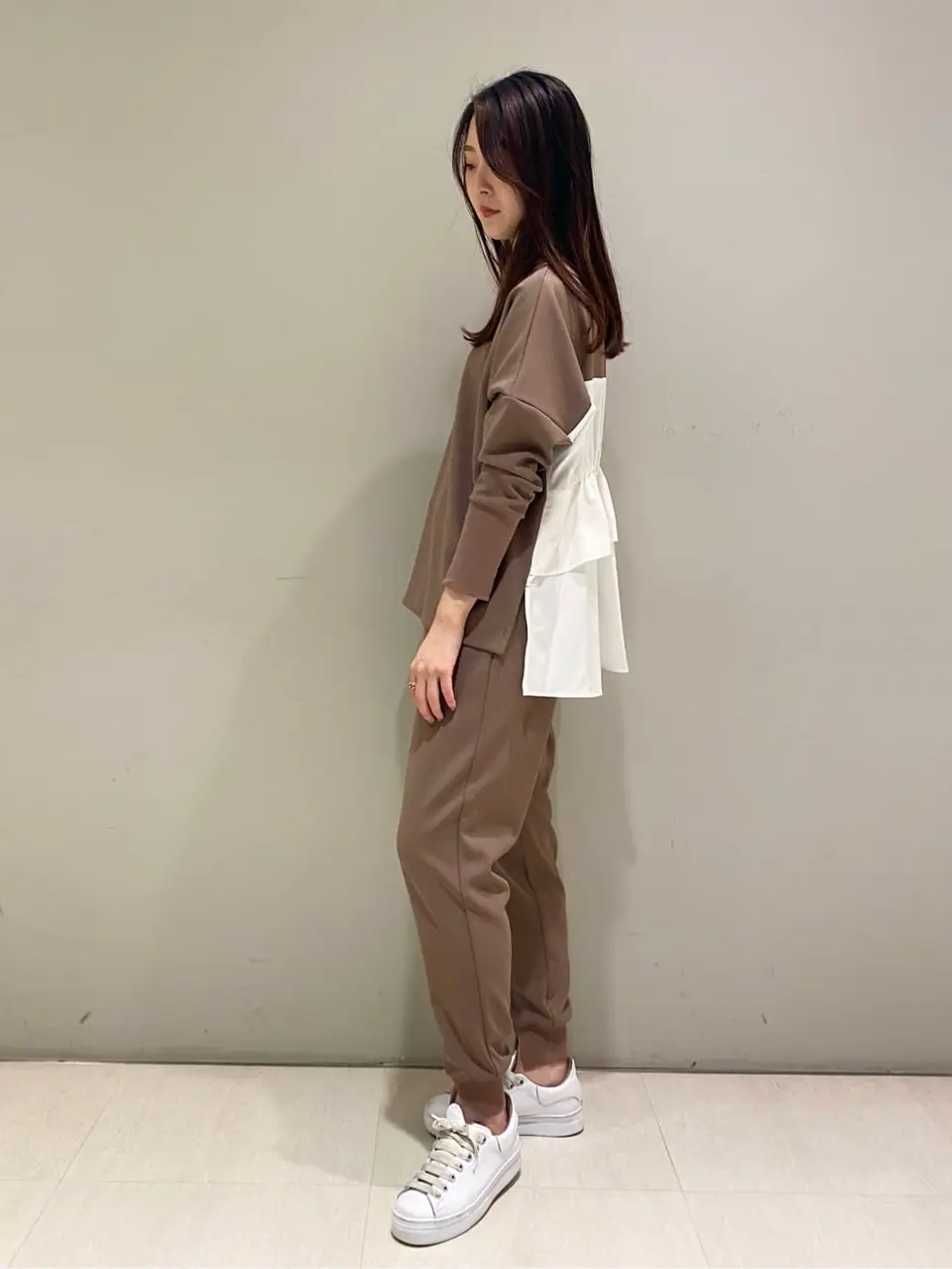  saki コーディネート画像