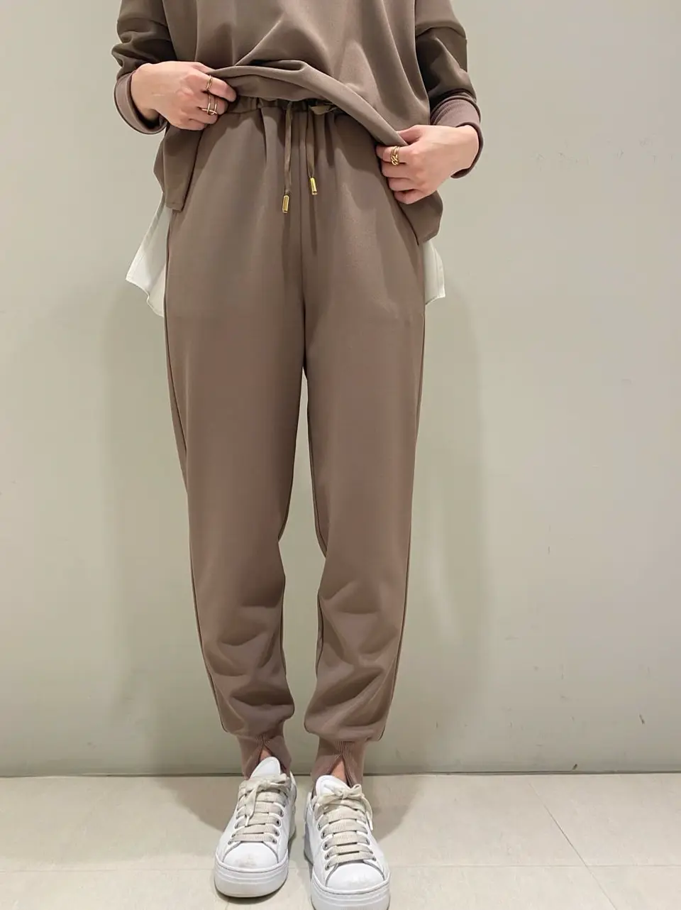 ORIGINATED IN GRACE CONTINENTAL saki コーディネート画像