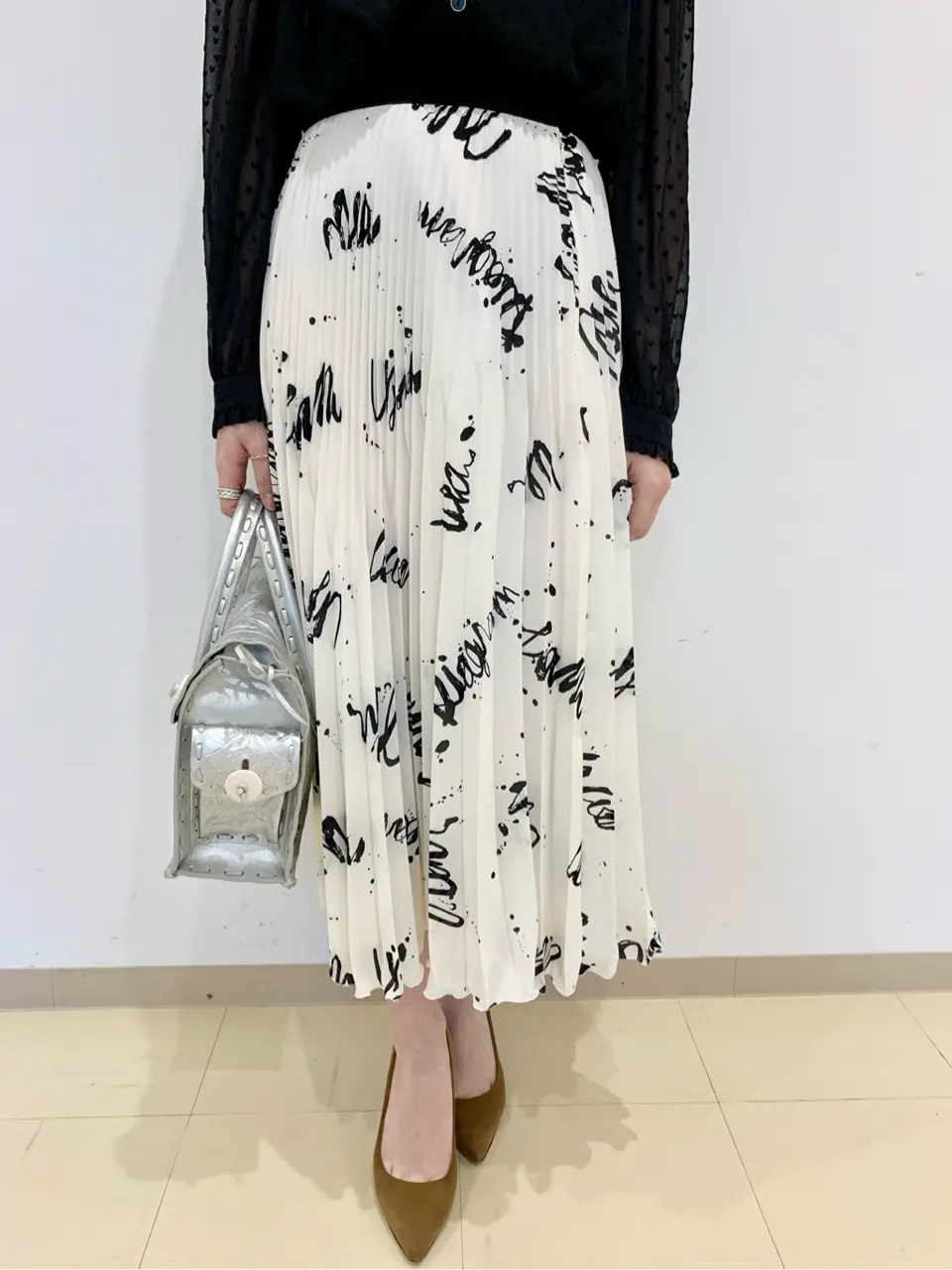 ORIGINATED IN GRACE CONTINENTAL eri コーディネート画像