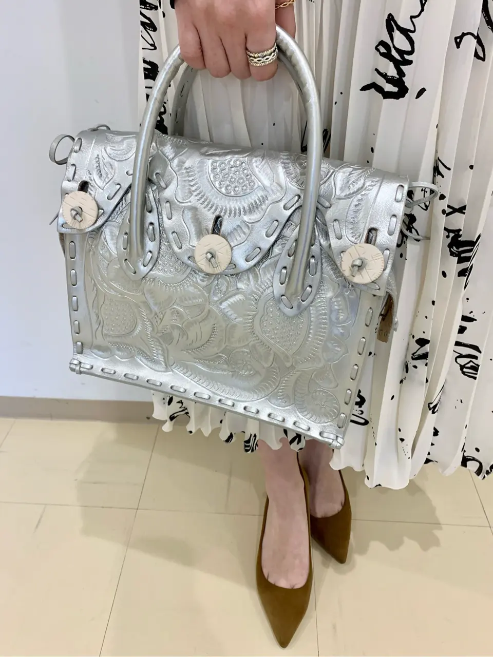 ORIGINATED IN GRACE CONTINENTAL eri コーディネート画像