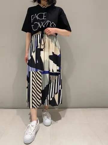 ORIGINATED IN GRACE CONTINENTAL yuri コーディネート画像