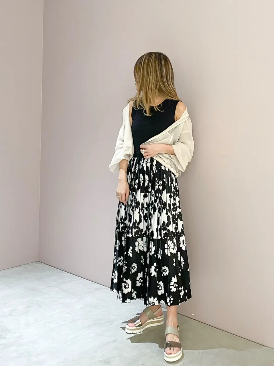 ORIGINATED IN GRACE CONTINENTAL yukimi yonee コーディネート画像