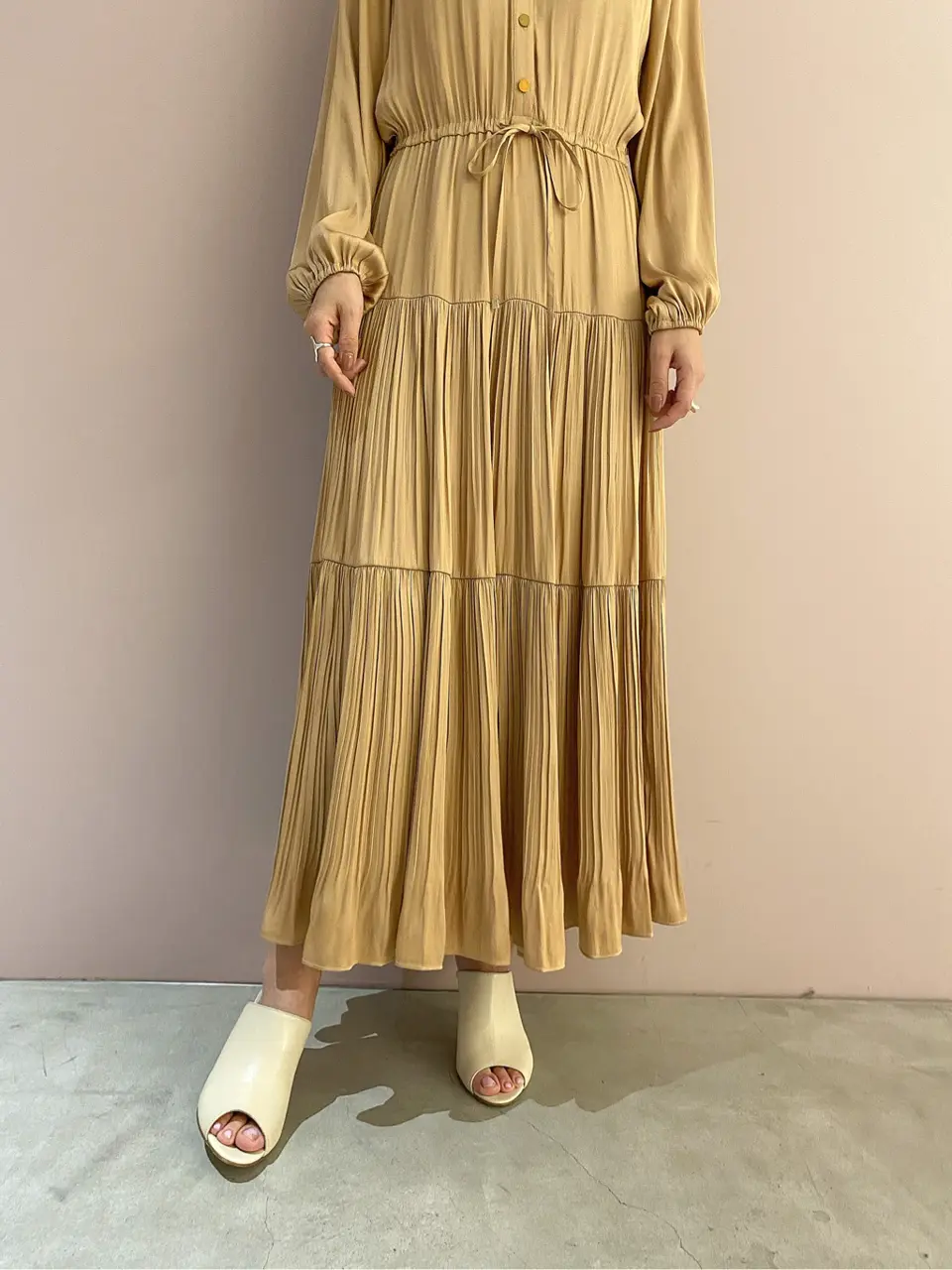 ORIGINATED IN GRACE CONTINENTAL yukimi yonee コーディネート画像