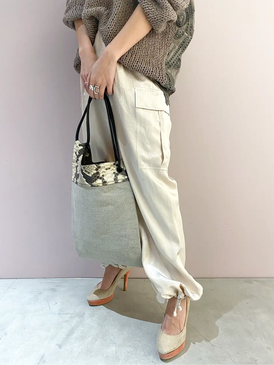 ORIGINATED IN GRACE CONTINENTAL yukimi yonee コーディネート画像