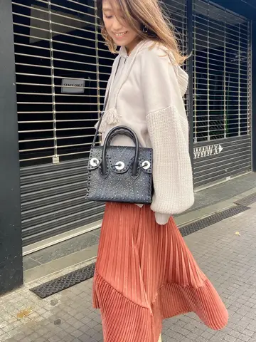 ORIGINATED IN GRACE CONTINENTAL yukimi yonee コーディネート画像