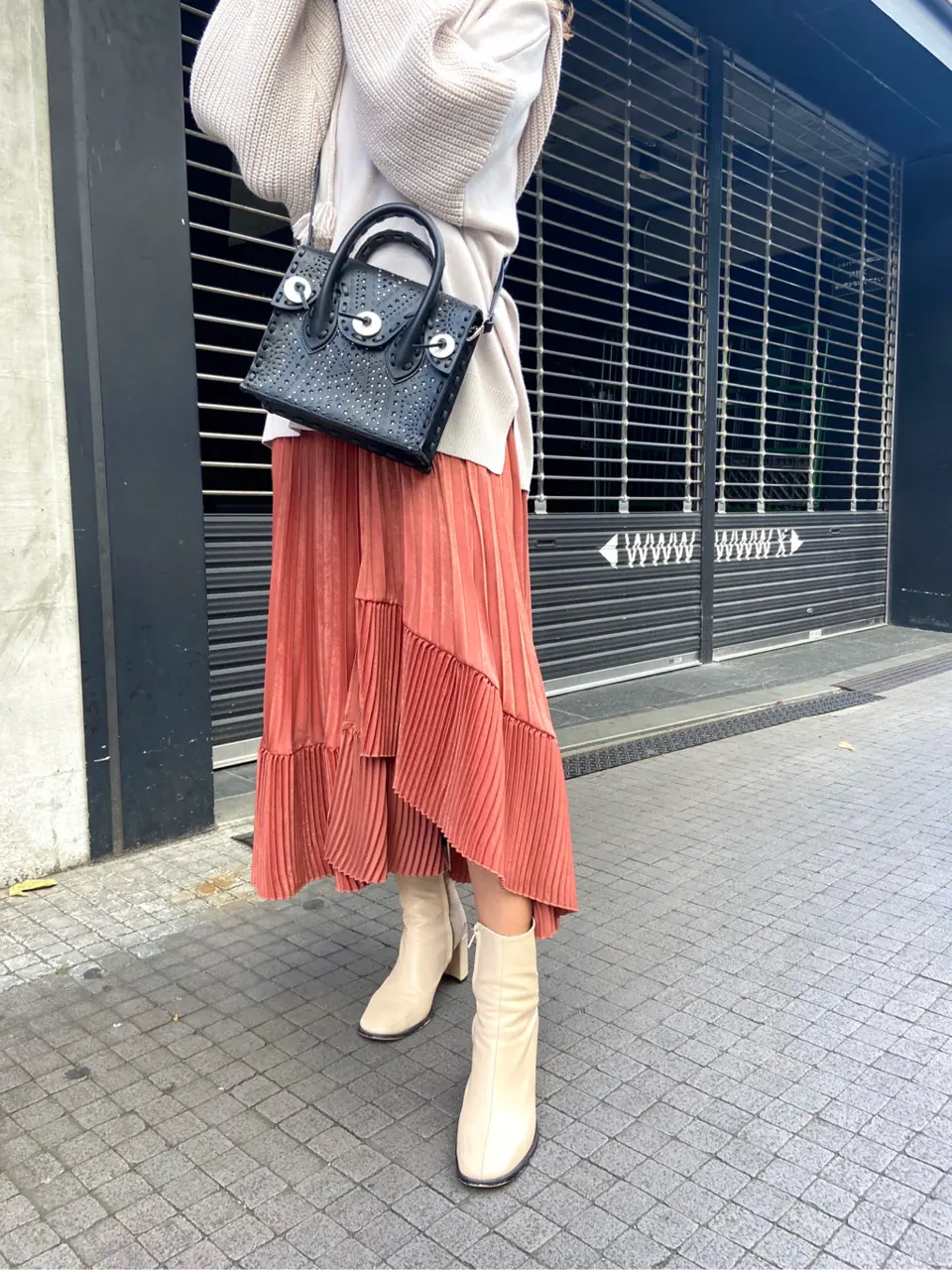 ORIGINATED IN GRACE CONTINENTAL yukimi yonee コーディネート画像