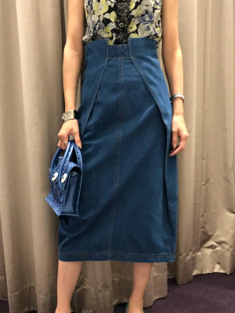 ORIGINATED IN GRACE CONTINENTAL 亀田 未希 コーディネート画像