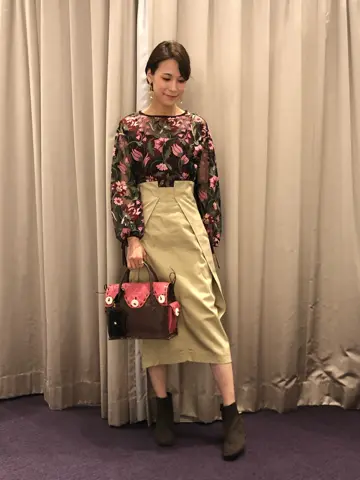 ORIGINATED IN GRACE CONTINENTAL 亀田 未希 コーディネート画像