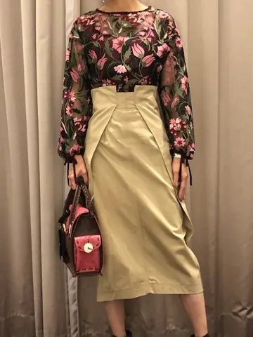 ORIGINATED IN GRACE CONTINENTAL 亀田 未希 コーディネート画像