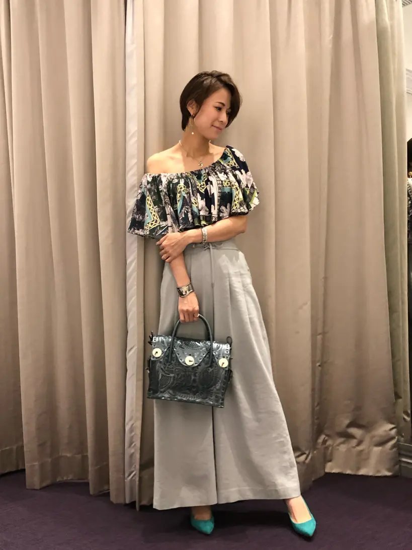 ORIGINATED IN GRACE CONTINENTAL 亀田 未希 コーディネート画像