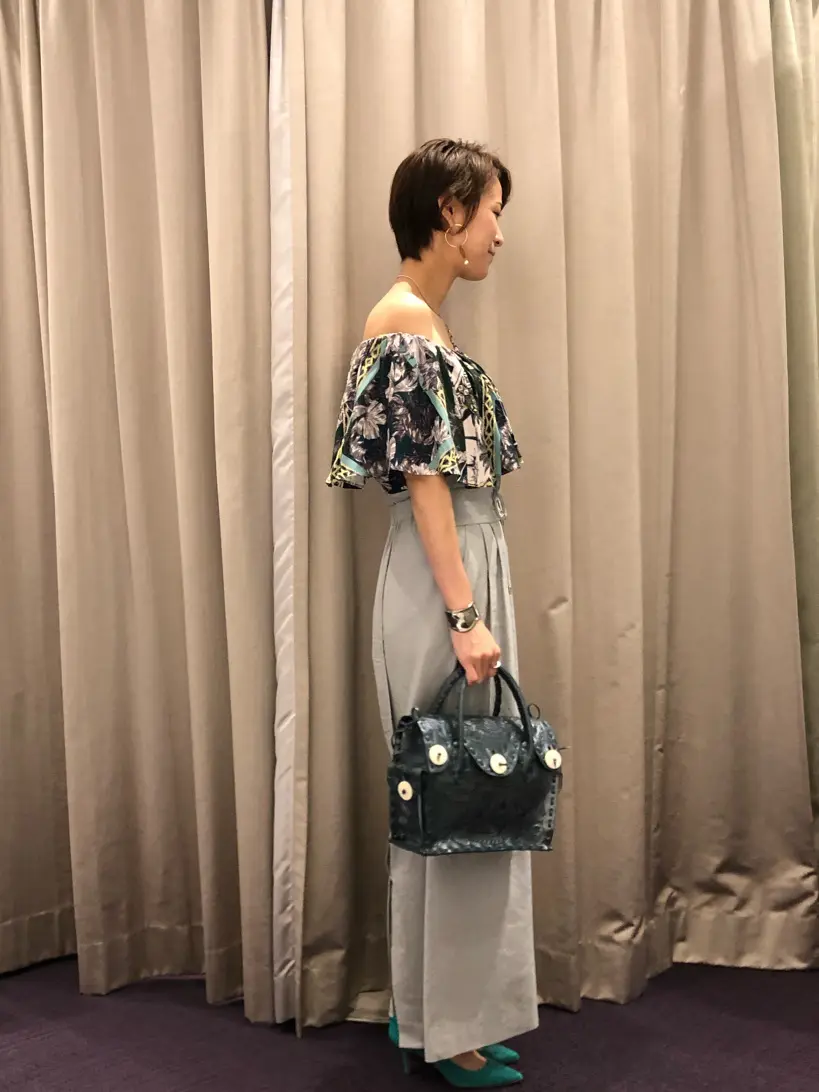 ORIGINATED IN GRACE CONTINENTAL 亀田 未希 コーディネート画像