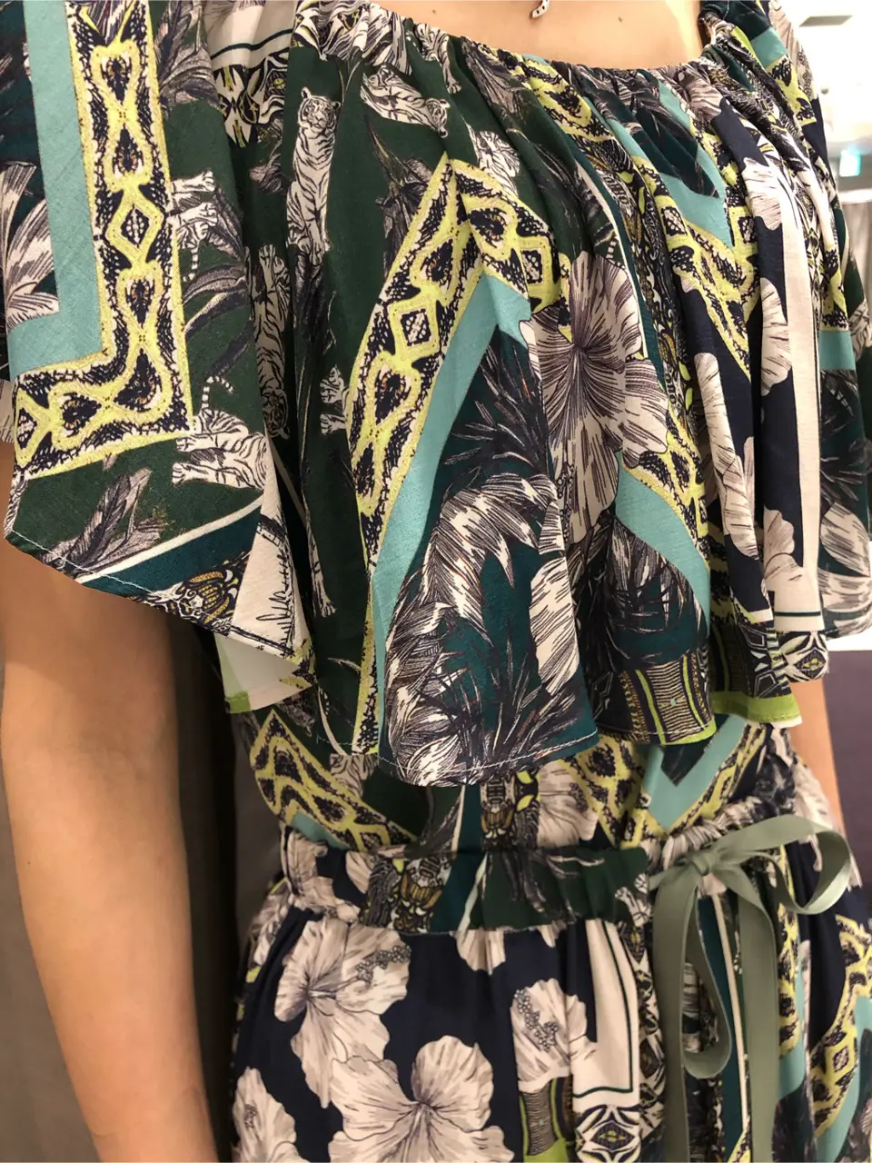 ORIGINATED IN GRACE CONTINENTAL 亀田 未希 コーディネート画像