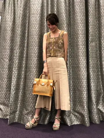 ORIGINATED IN GRACE CONTINENTAL 亀田 未希 コーディネート画像