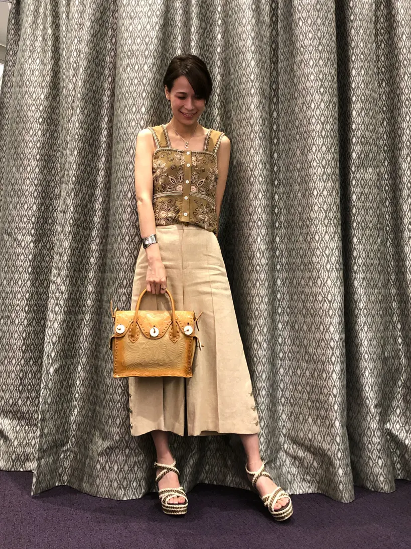 ORIGINATED IN GRACE CONTINENTAL 亀田 未希 コーディネート画像