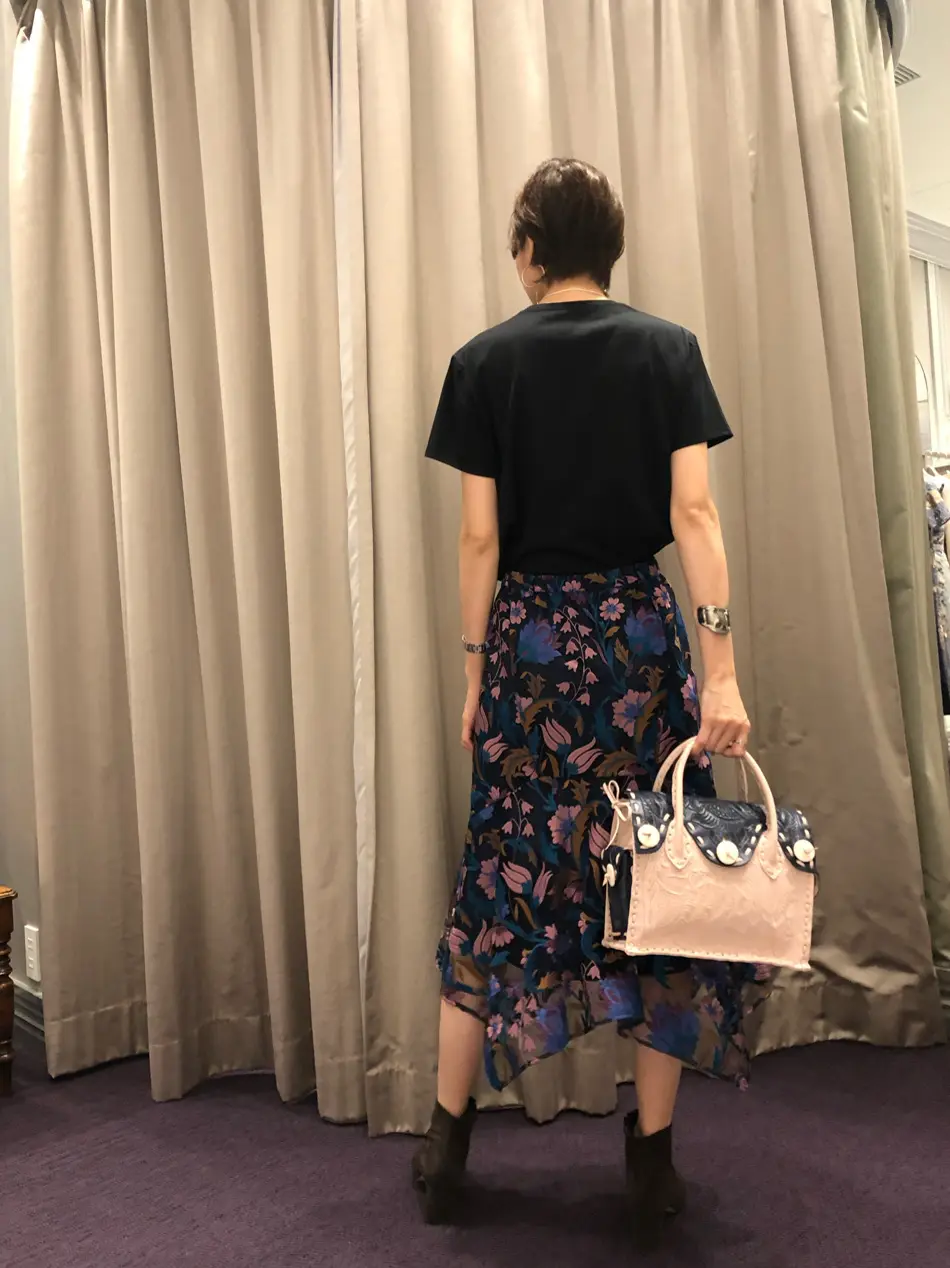 ORIGINATED IN GRACE CONTINENTAL 亀田 未希 コーディネート画像