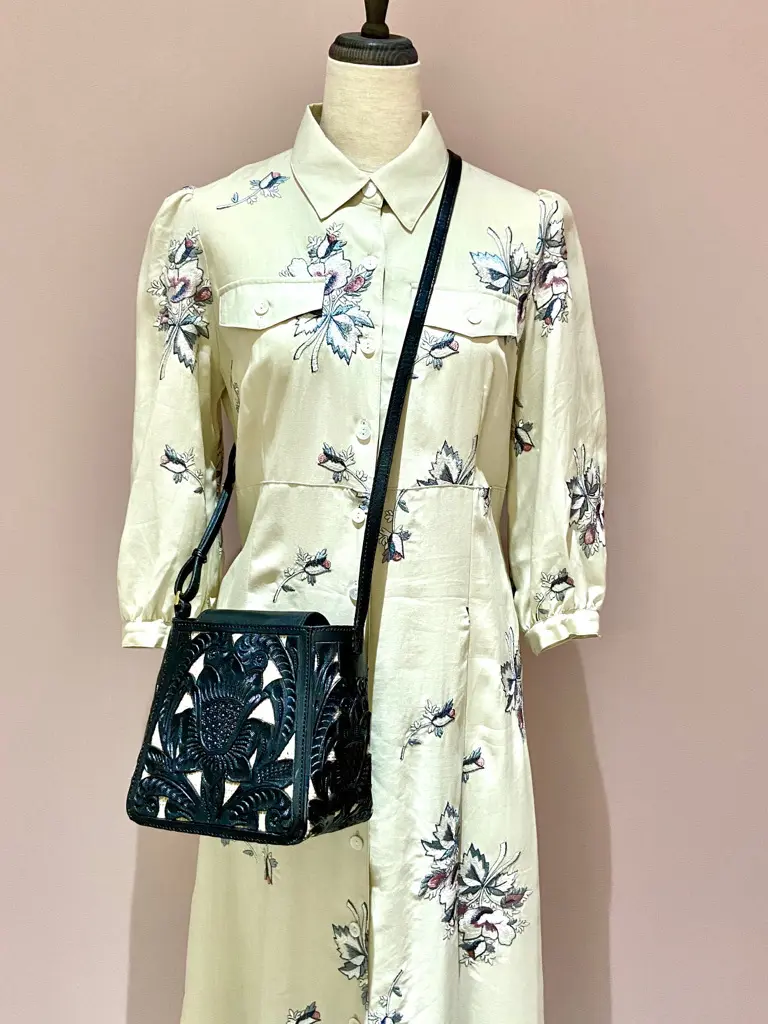 ORIGINATED IN GRACE CONTINENTAL yukimi yonee コーディネート画像