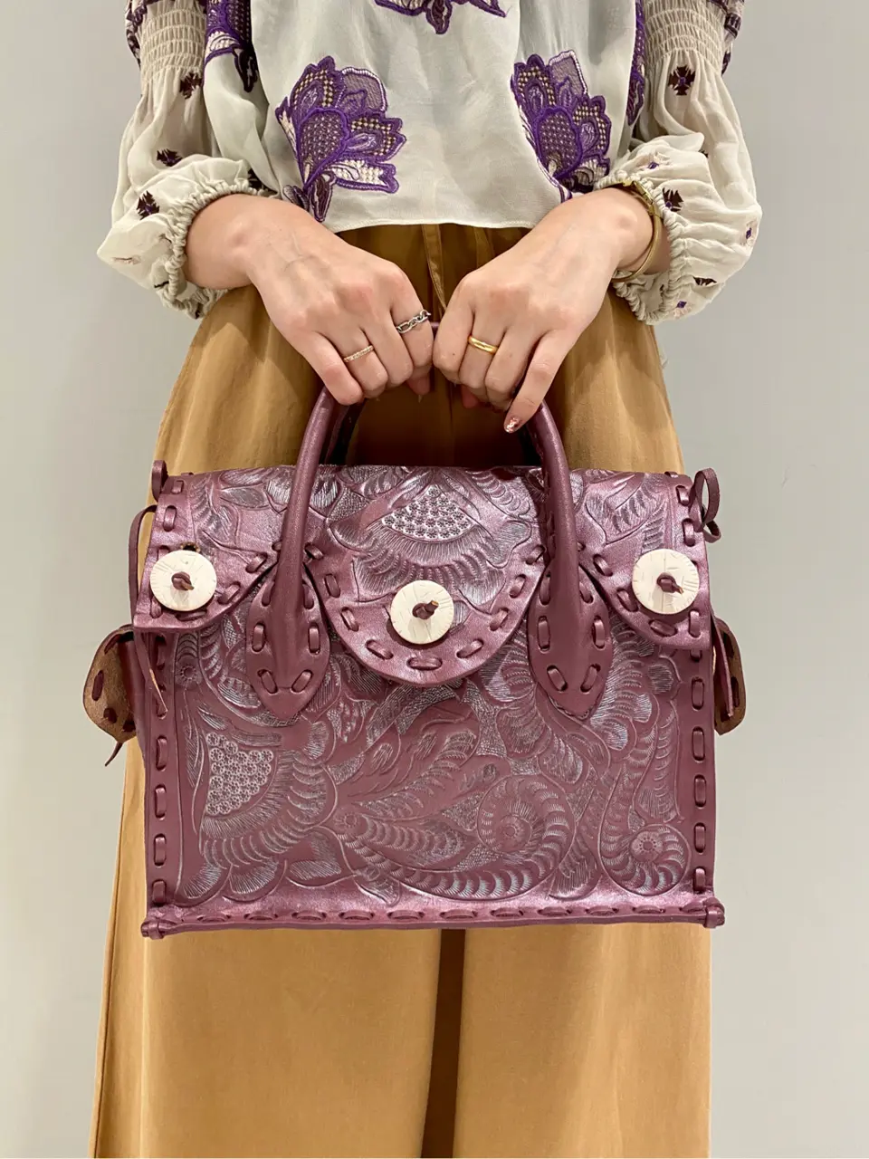 ORIGINATED IN GRACE CONTINENTAL 志田　悠 コーディネート画像