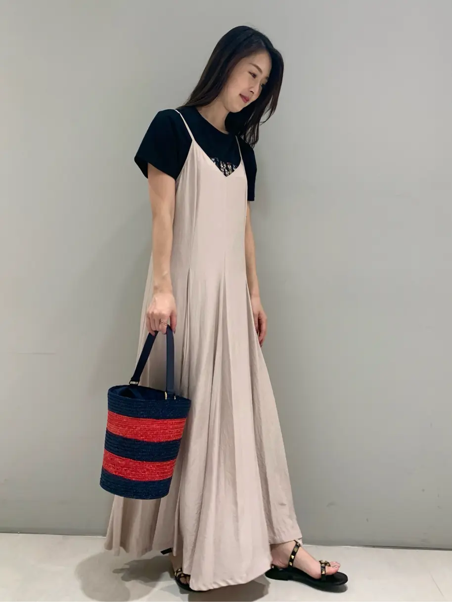  saki コーディネート画像