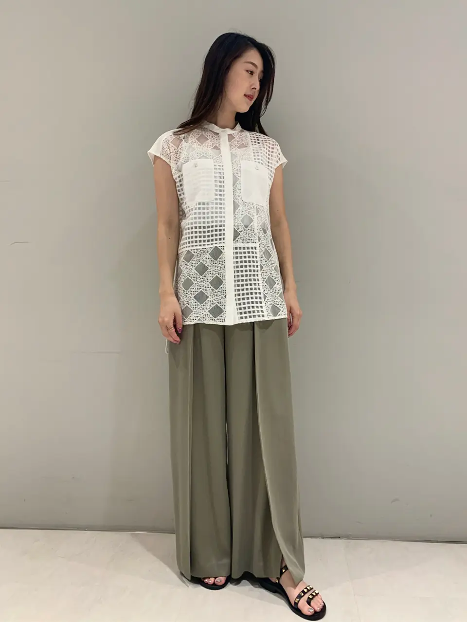  saki コーディネート画像