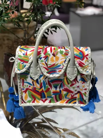 ORIGINATED IN GRACE CONTINENTAL 亀田 未希 コーディネート画像