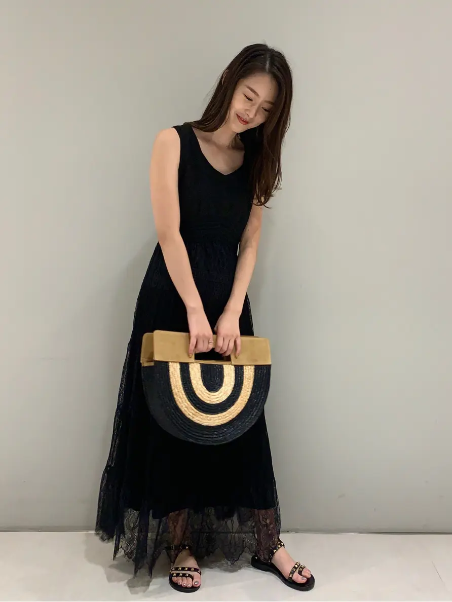  saki コーディネート画像