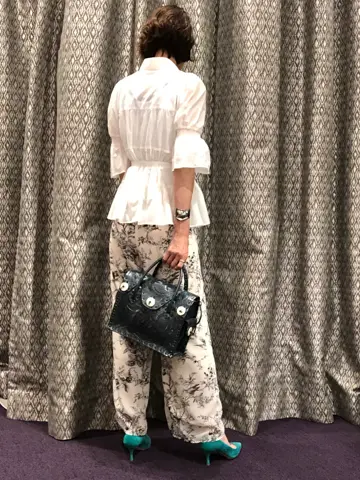 ORIGINATED IN GRACE CONTINENTAL 亀田 未希 コーディネート画像