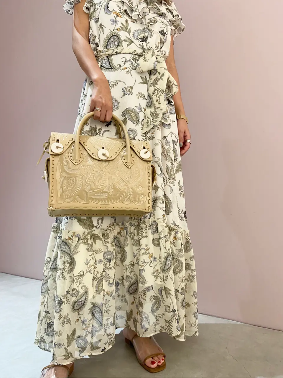 ORIGINATED IN GRACE CONTINENTAL yukimi yonee コーディネート画像