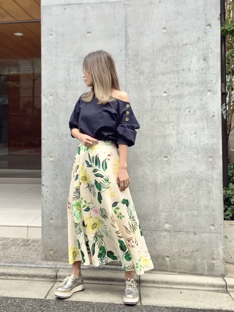 ORIGINATED IN GRACE CONTINENTAL yukimi yonee コーディネート画像