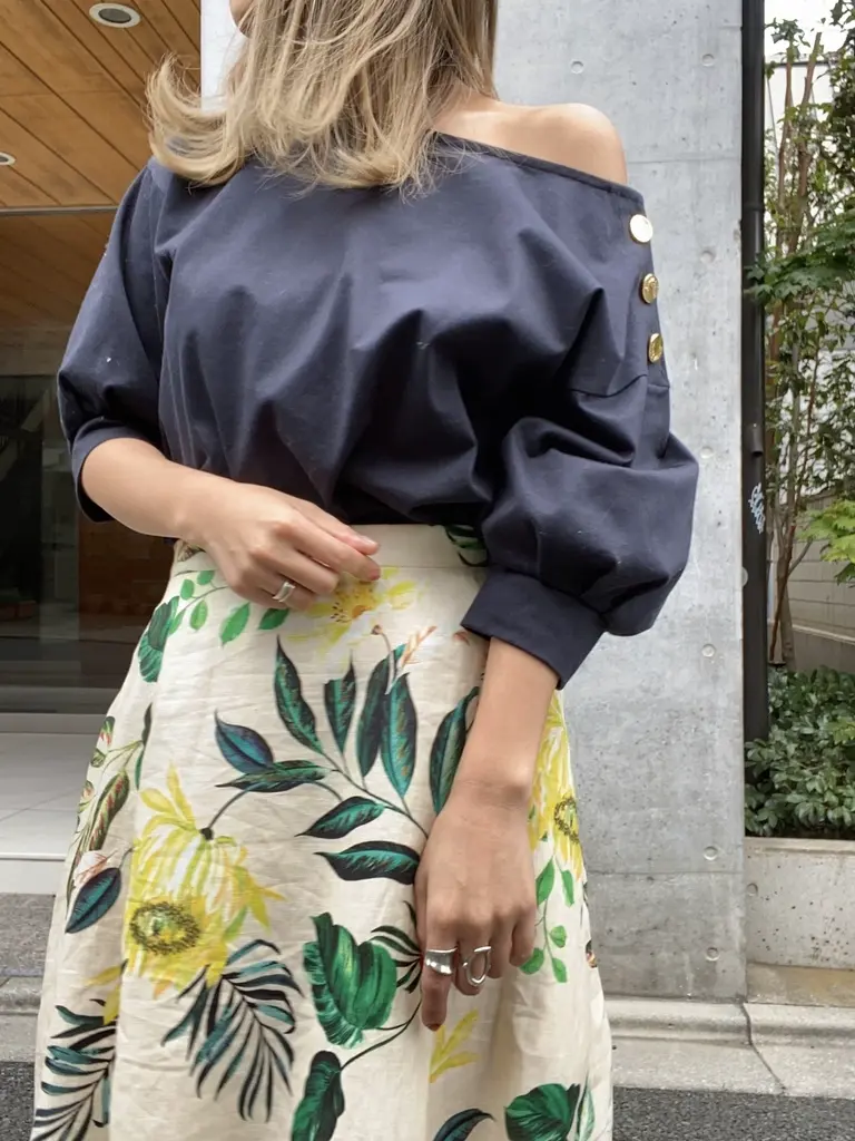 ORIGINATED IN GRACE CONTINENTAL yukimi yonee コーディネート画像