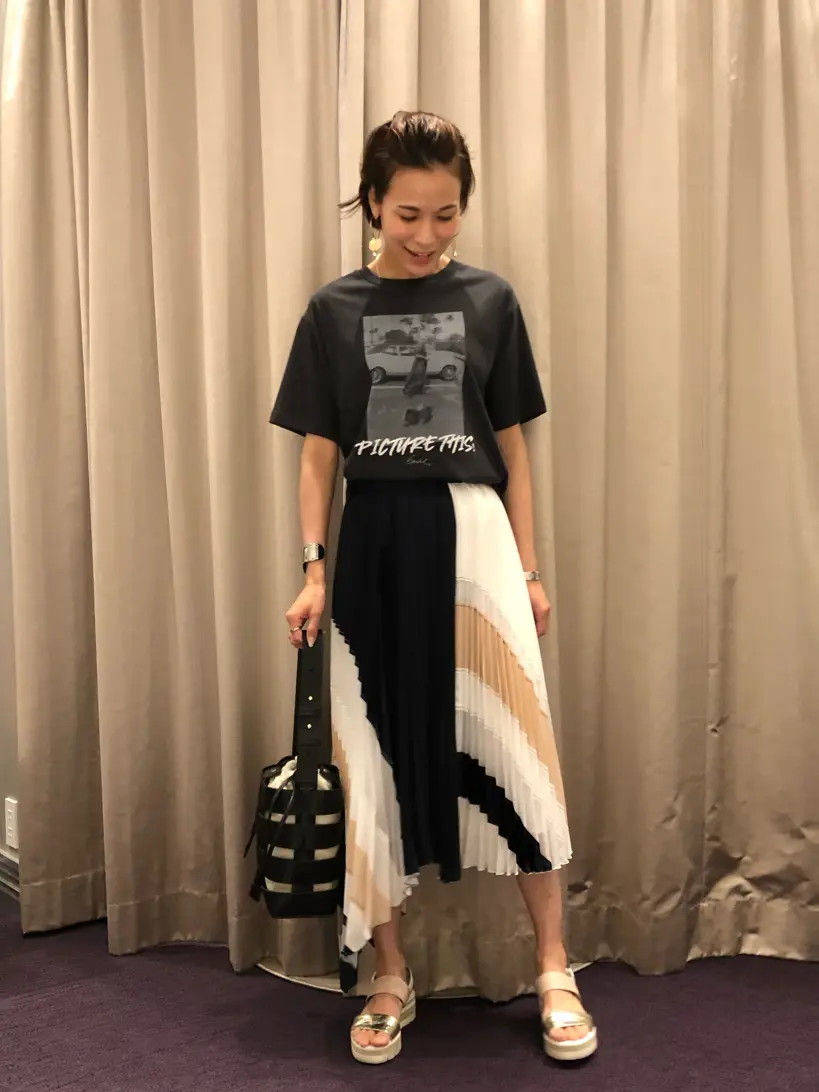 ORIGINATED IN GRACE CONTINENTAL 亀田 未希 コーディネート画像