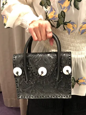 ORIGINATED IN GRACE CONTINENTAL 亀田 未希 コーディネート画像