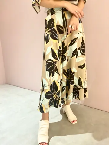 ORIGINATED IN GRACE CONTINENTAL yukimi yonee コーディネート画像