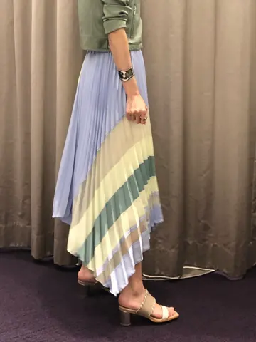 ORIGINATED IN GRACE CONTINENTAL 亀田 未希 コーディネート画像