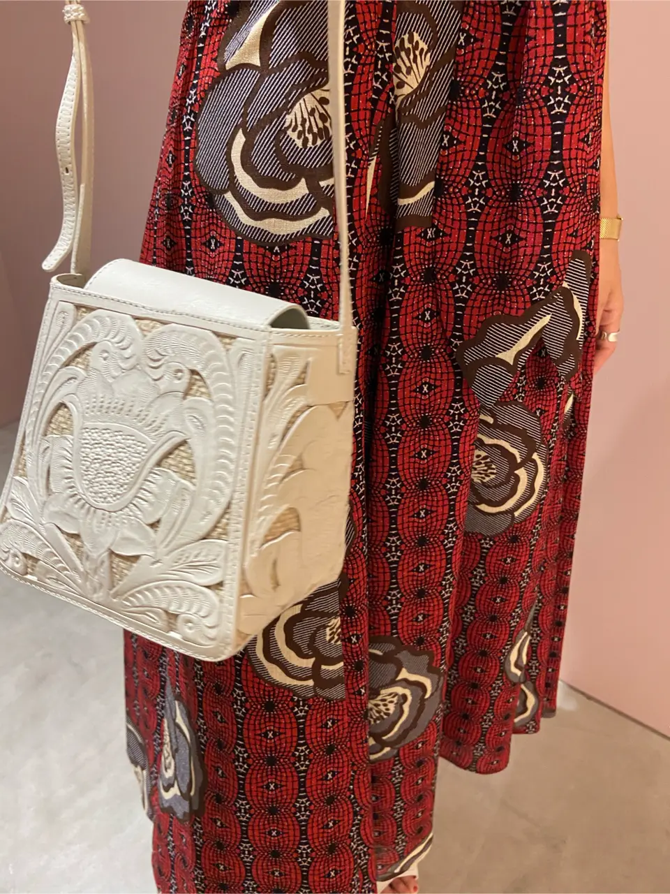 ORIGINATED IN GRACE CONTINENTAL yukimi yonee コーディネート画像