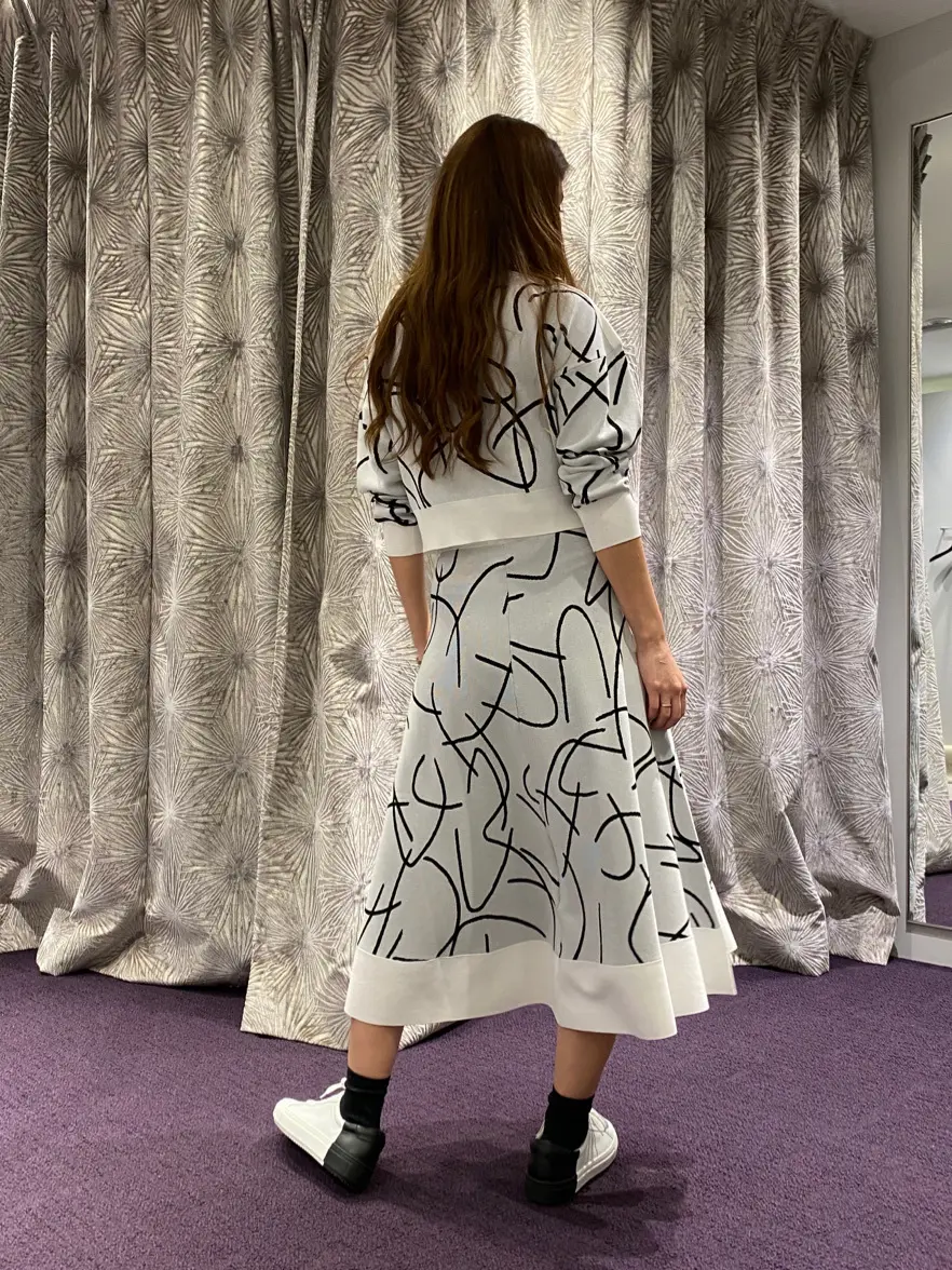 ORIGINATED IN GRACE CONTINENTAL 志田　悠 コーディネート画像