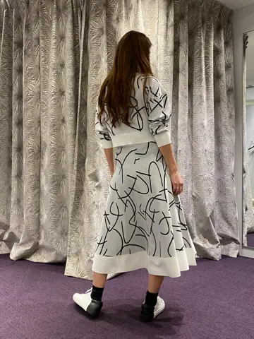 ORIGINATED IN GRACE CONTINENTAL 志田　悠 コーディネート画像