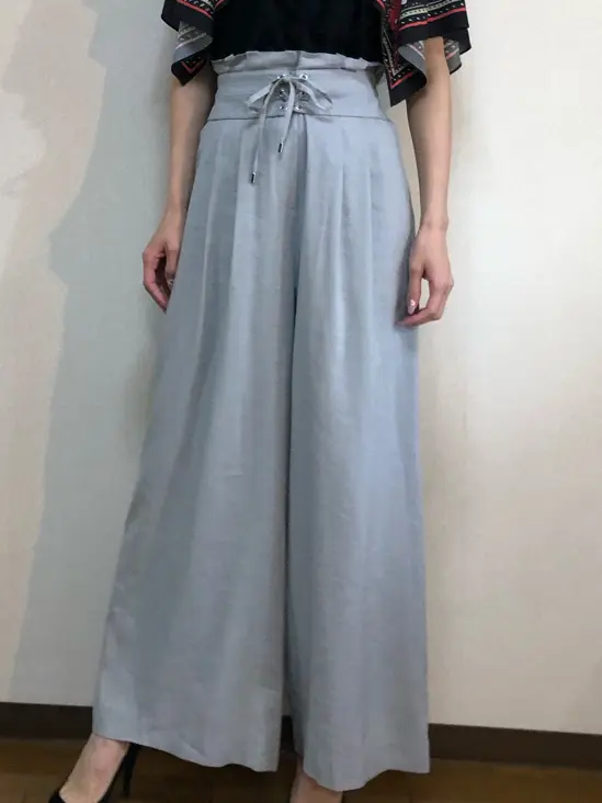 ORIGINATED IN GRACE CONTINENTAL 亀田 未希 コーディネート画像